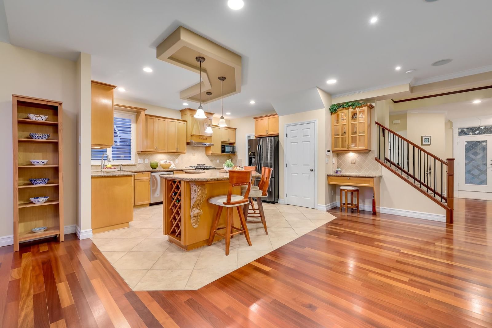 Listing Image 10