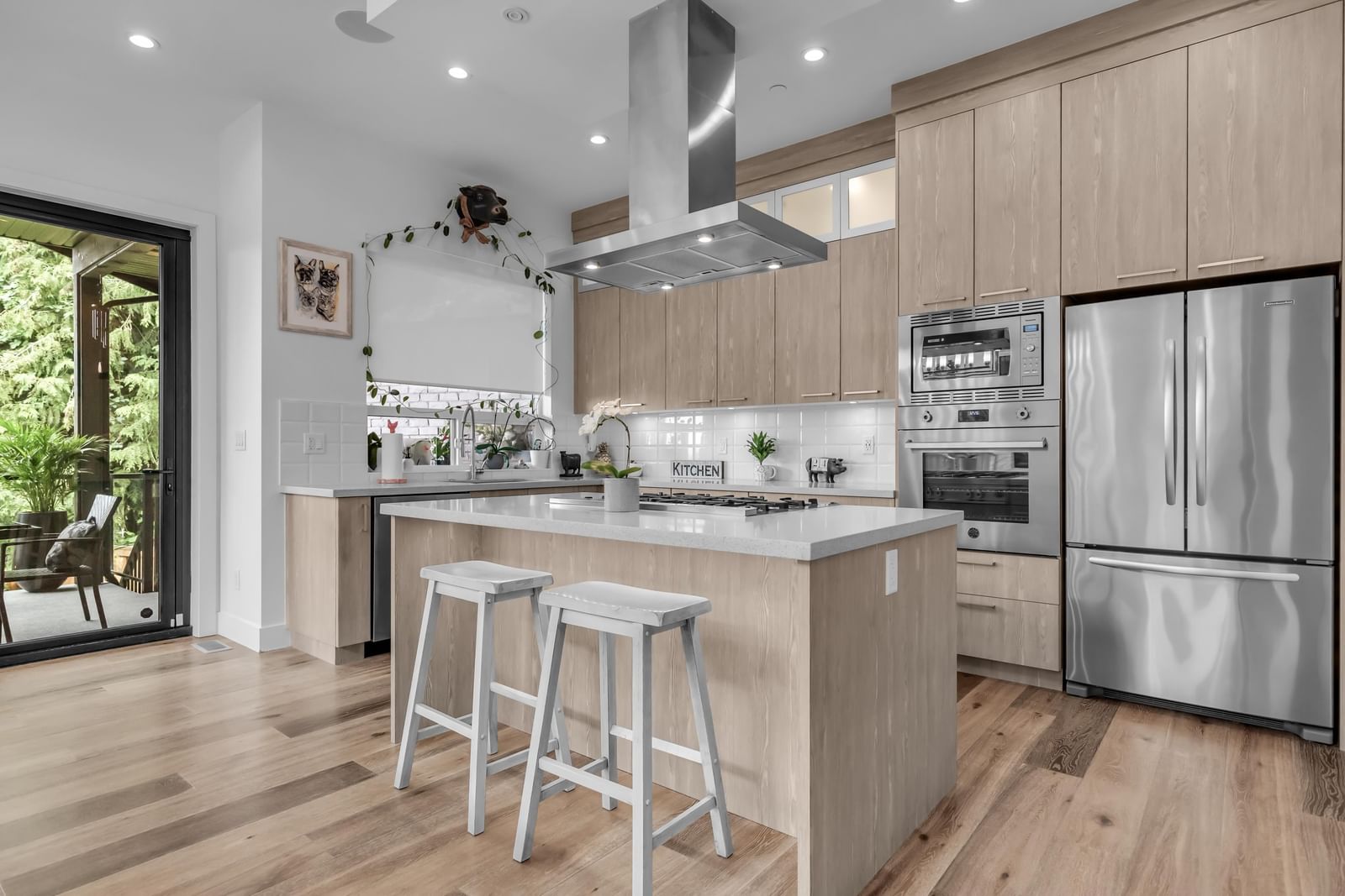 Listing Image 10