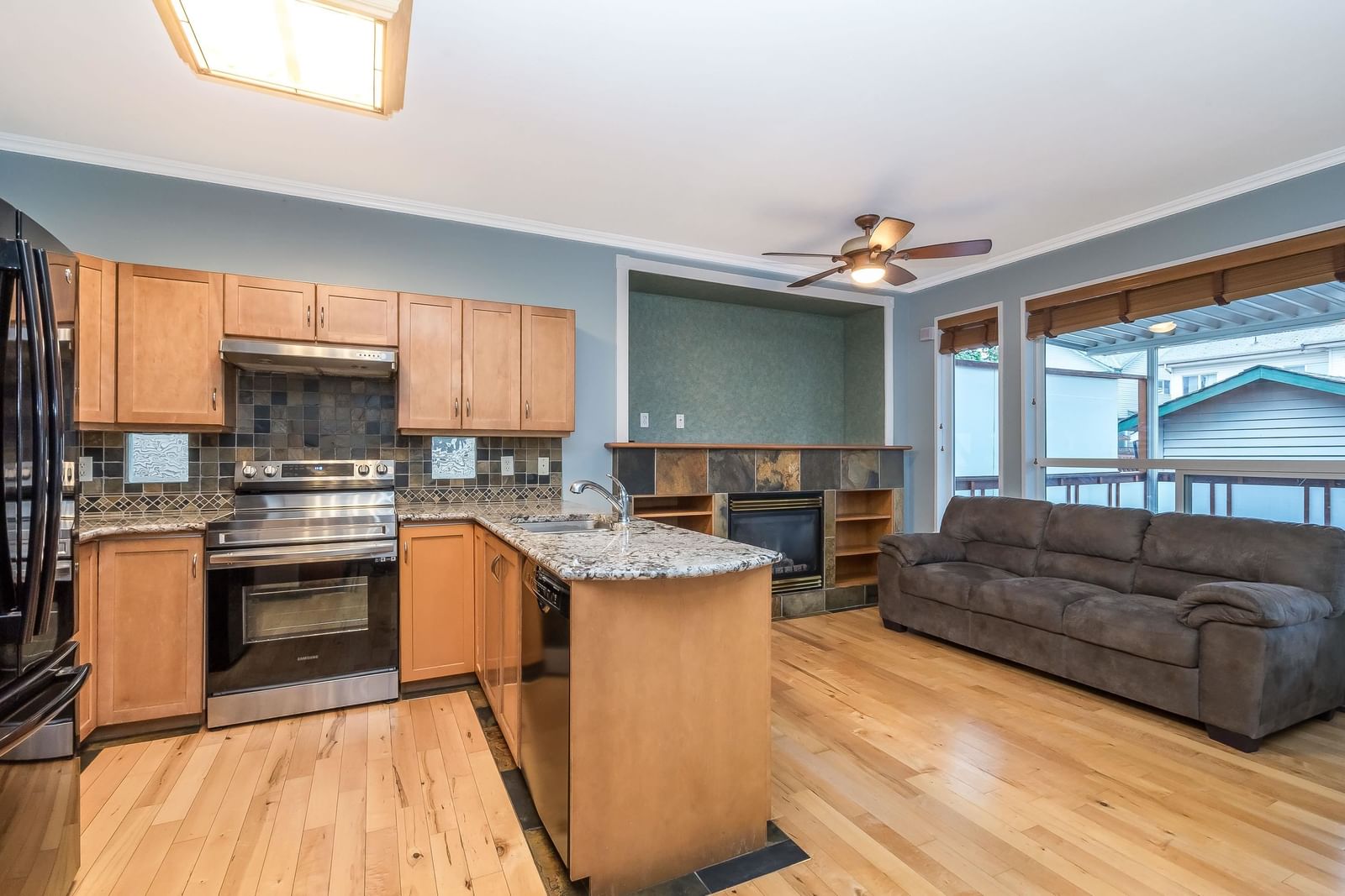 Listing Image 19