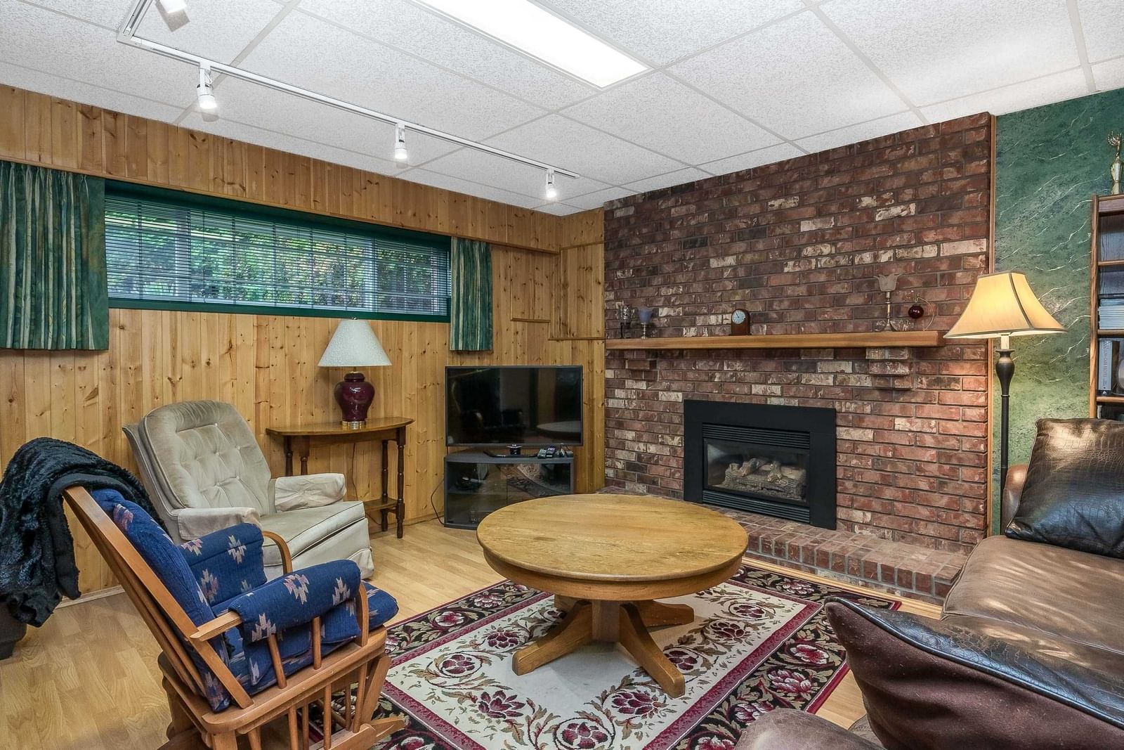 Listing Image 19