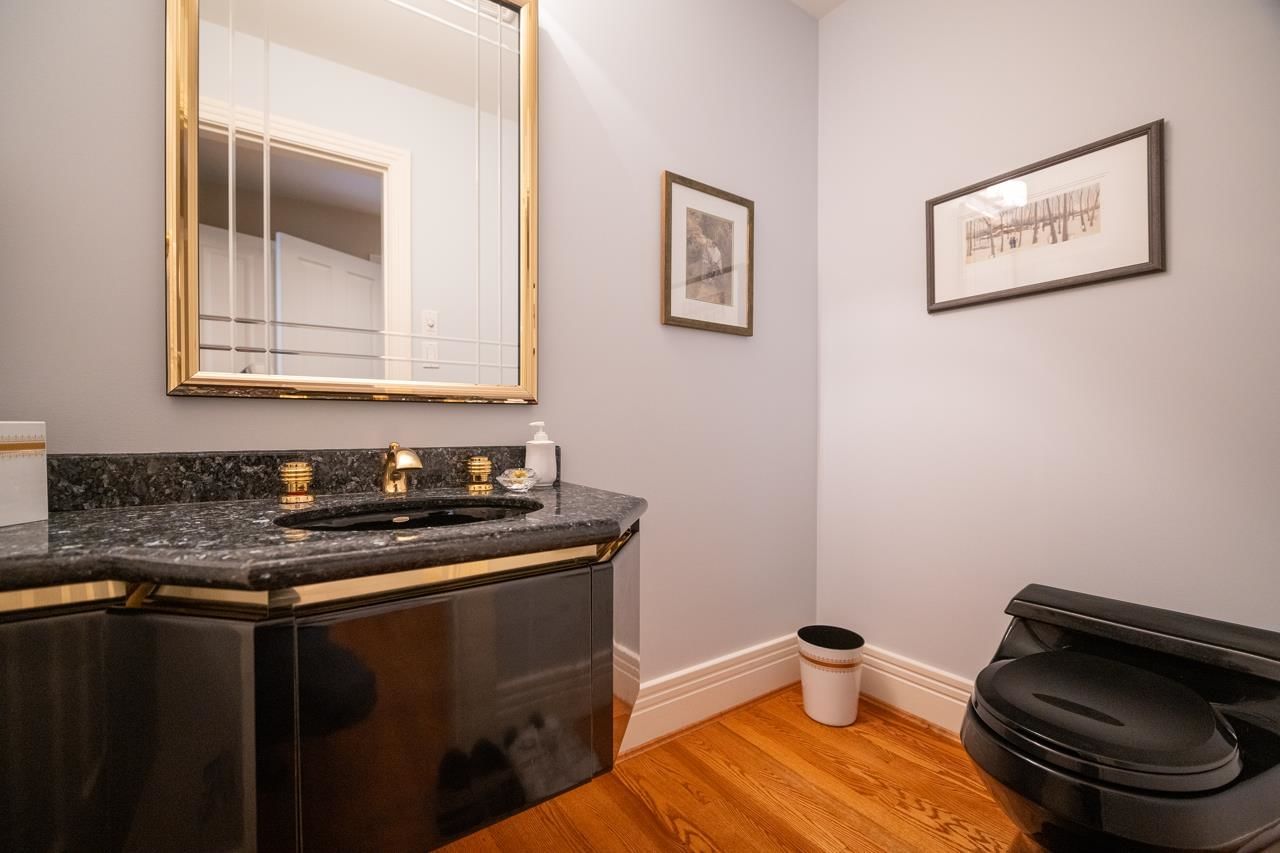Listing Image 16