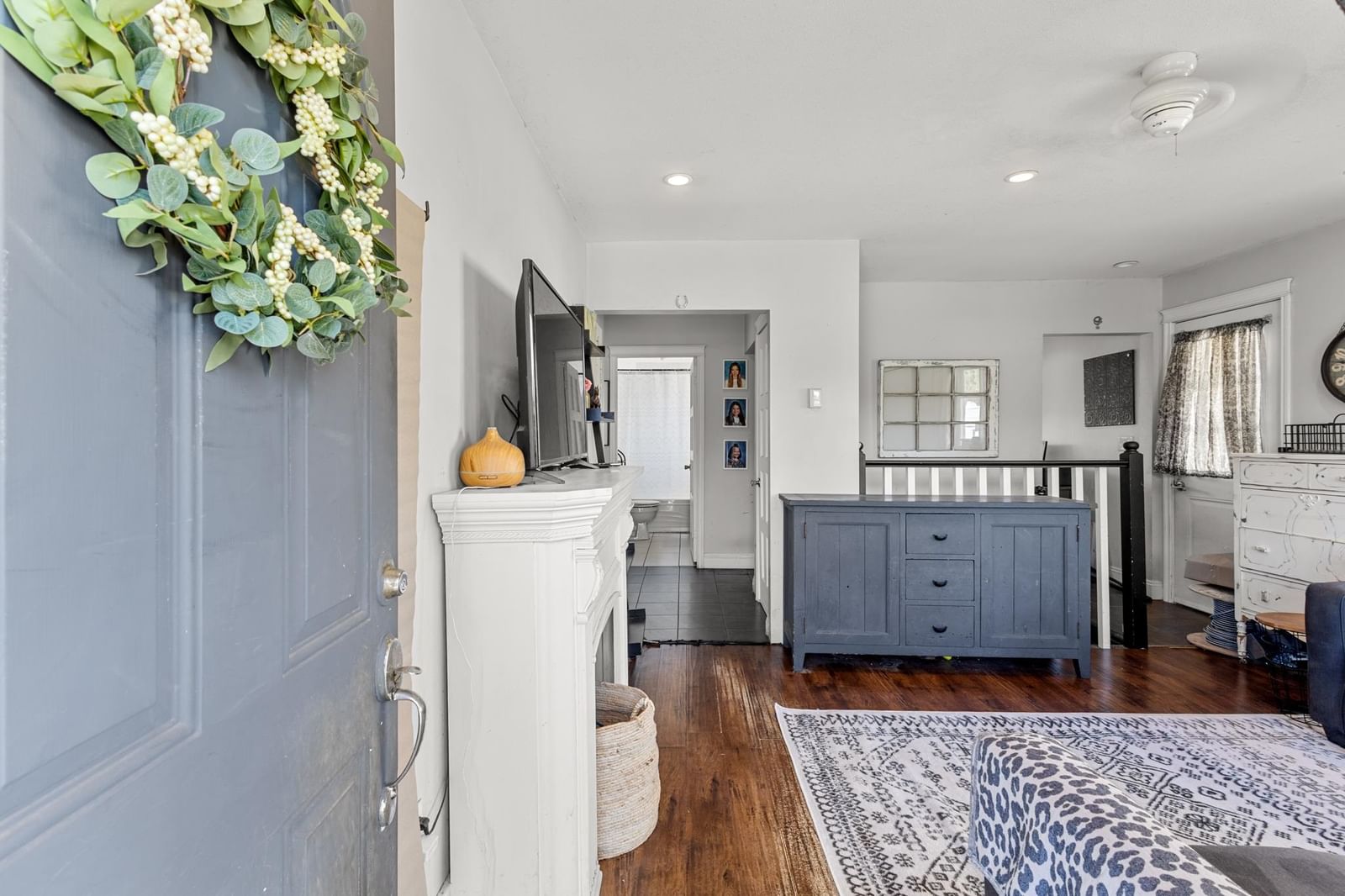 Listing Image 11