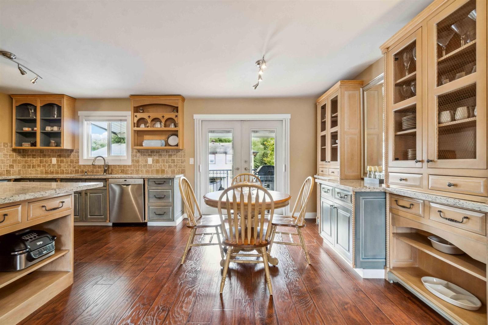 Listing Image 19
