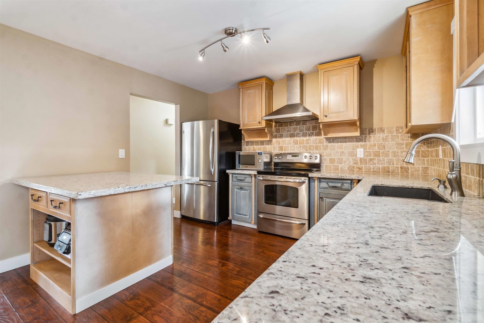 Listing Image 21
