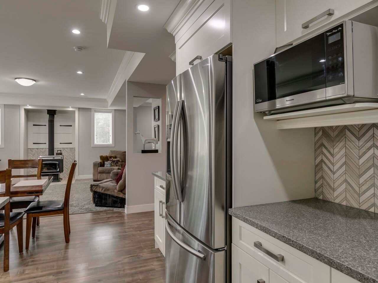 Listing Image 19