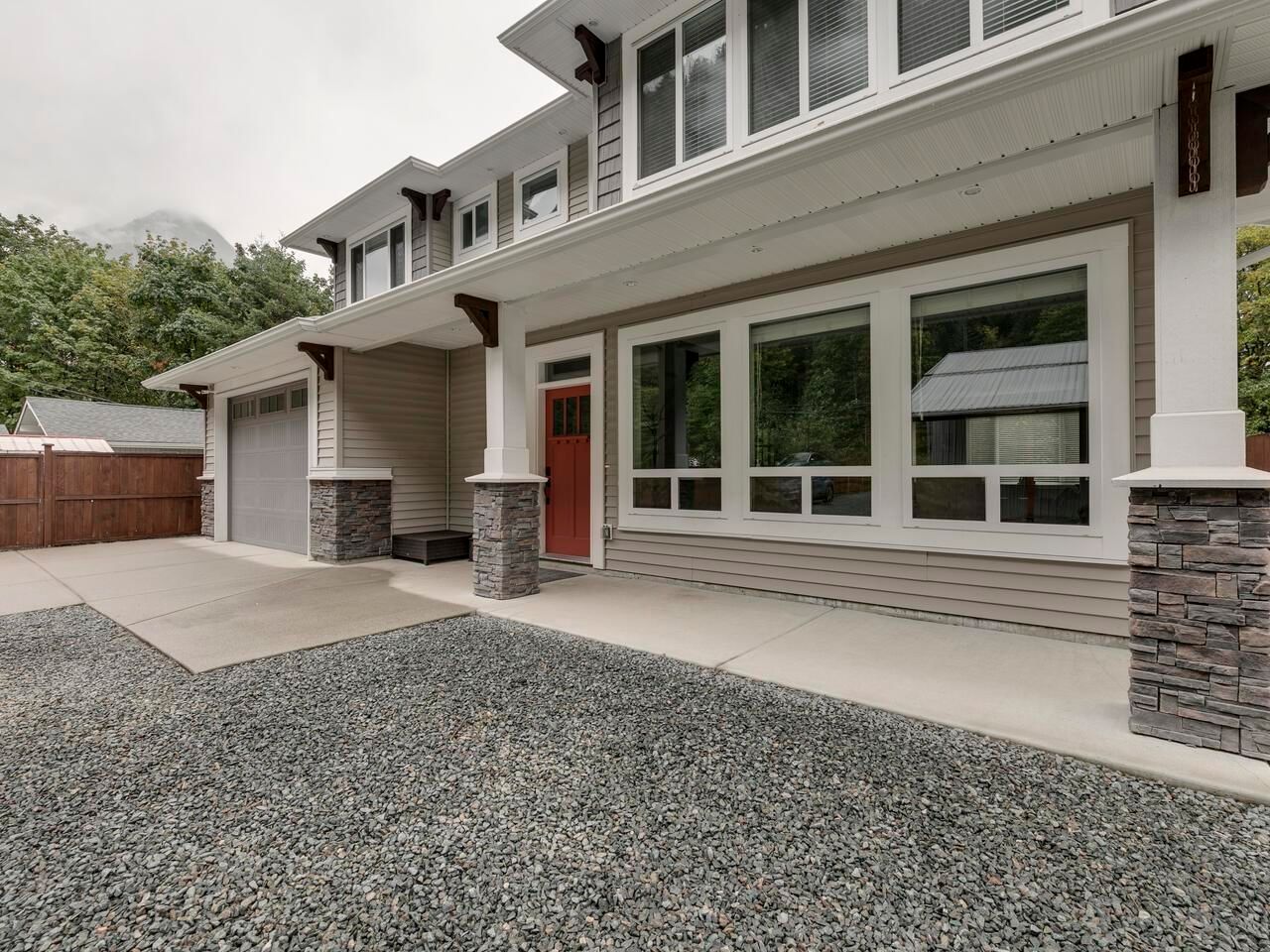Listing Image 4
