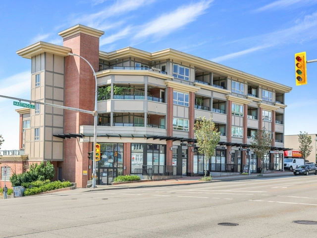 401 - 5688 Hastings Street