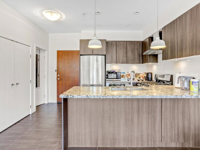 401 - 5688 Hastings Street