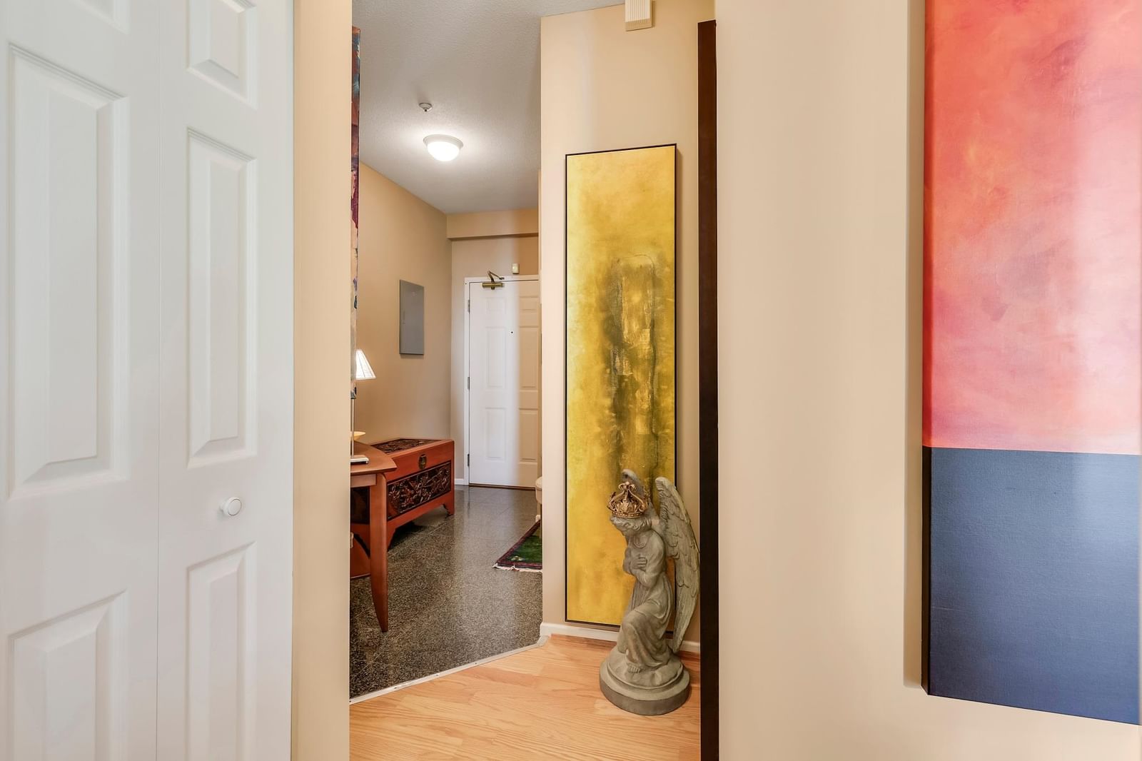 Listing Image 9