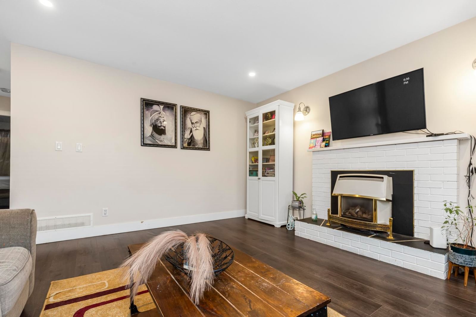 Listing Image 7