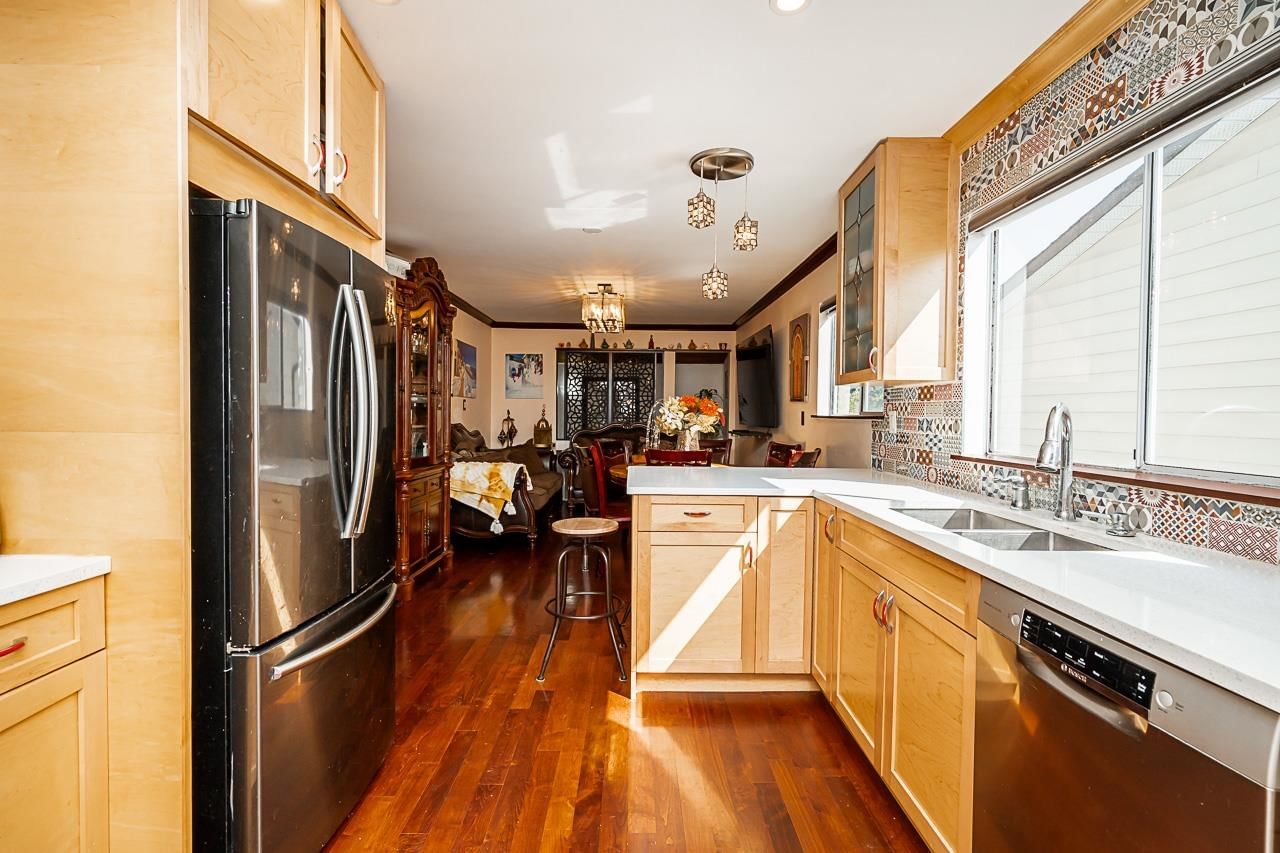 Listing Image 15