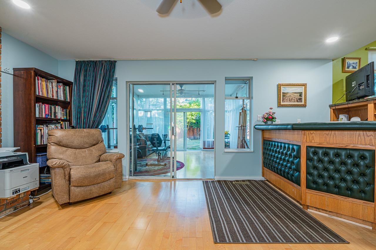 Listing Image 18