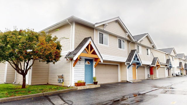 1 - 1821 Willow Crescent