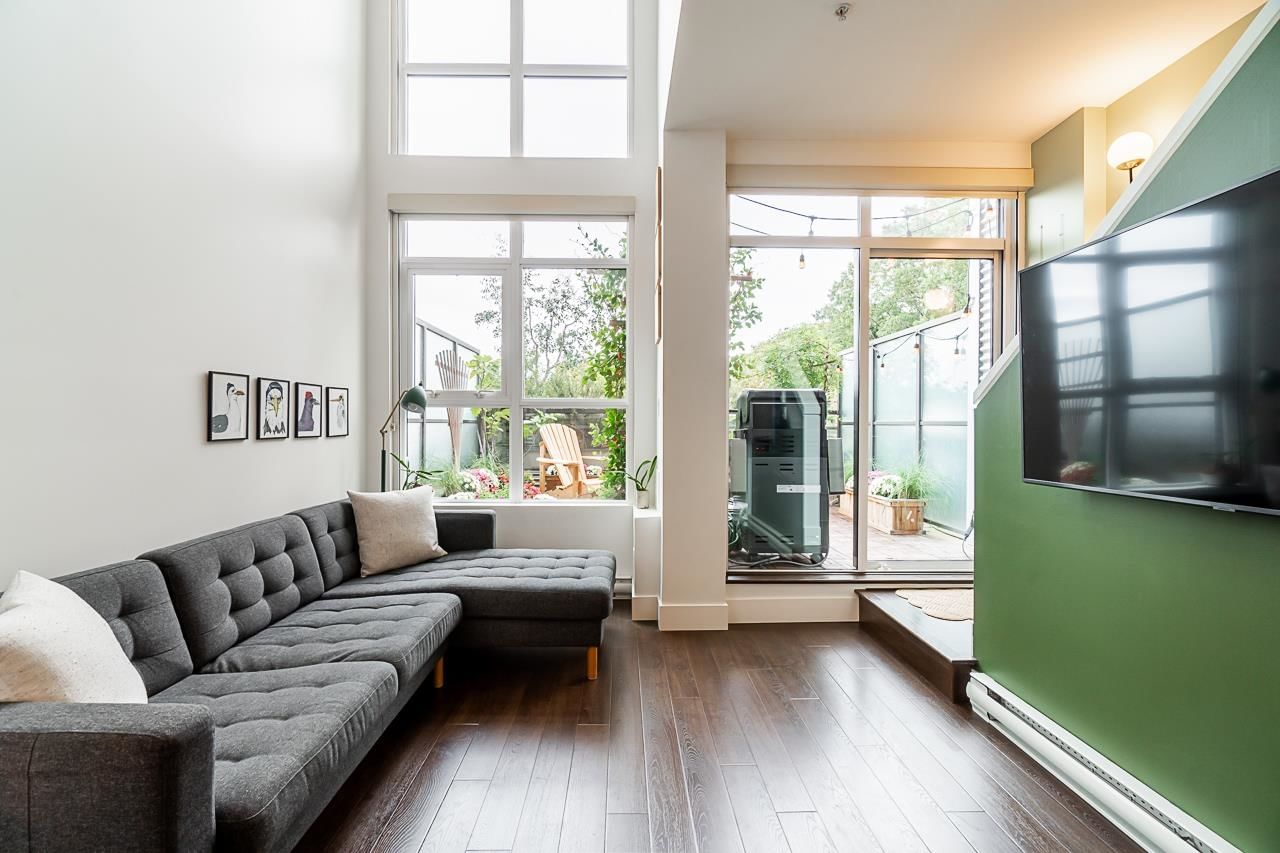 Listing Image 11