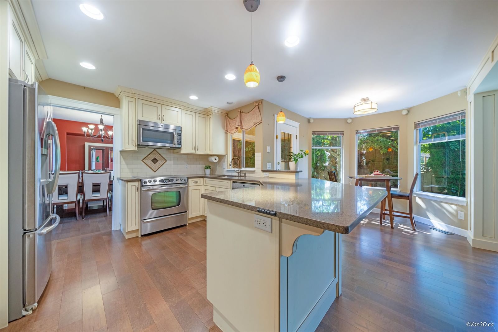 Listing Image 12