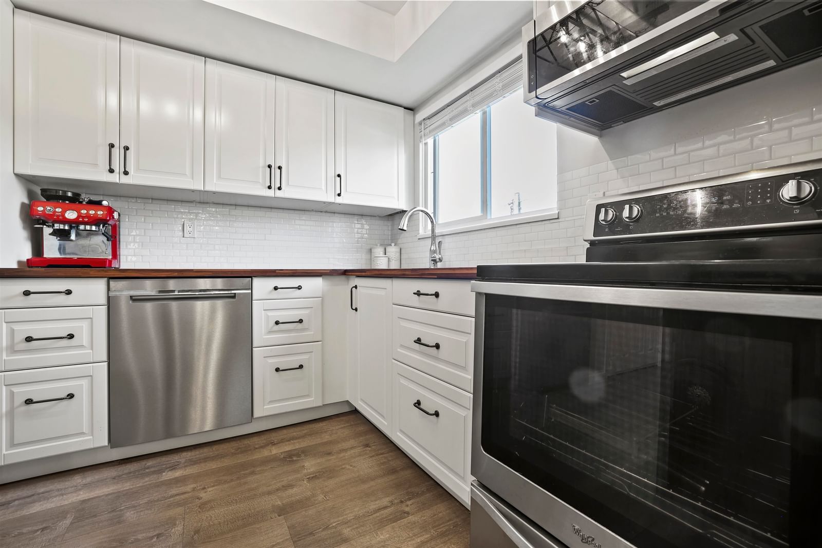 Listing Image 16