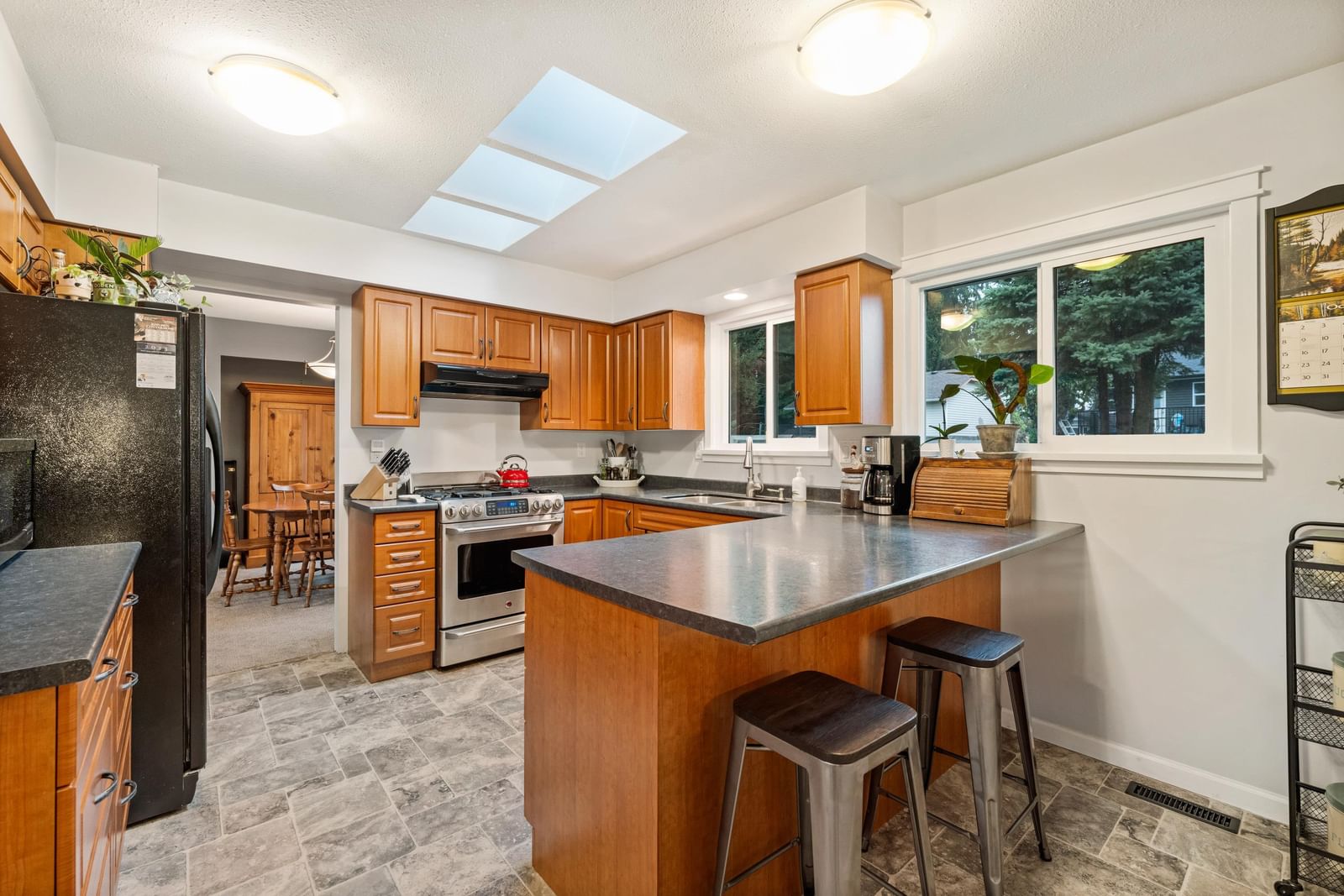 Listing Image 10
