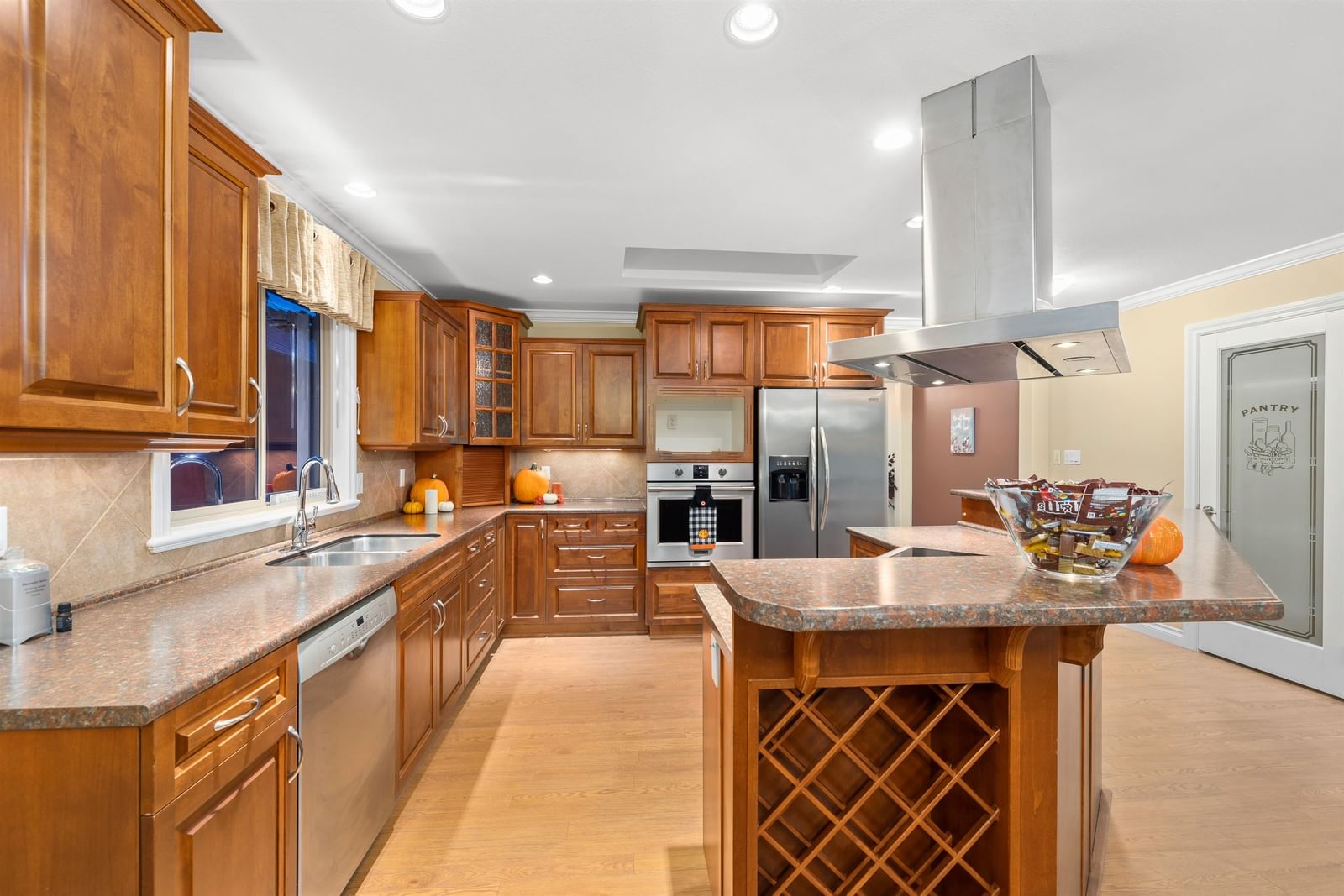 Listing Image 9