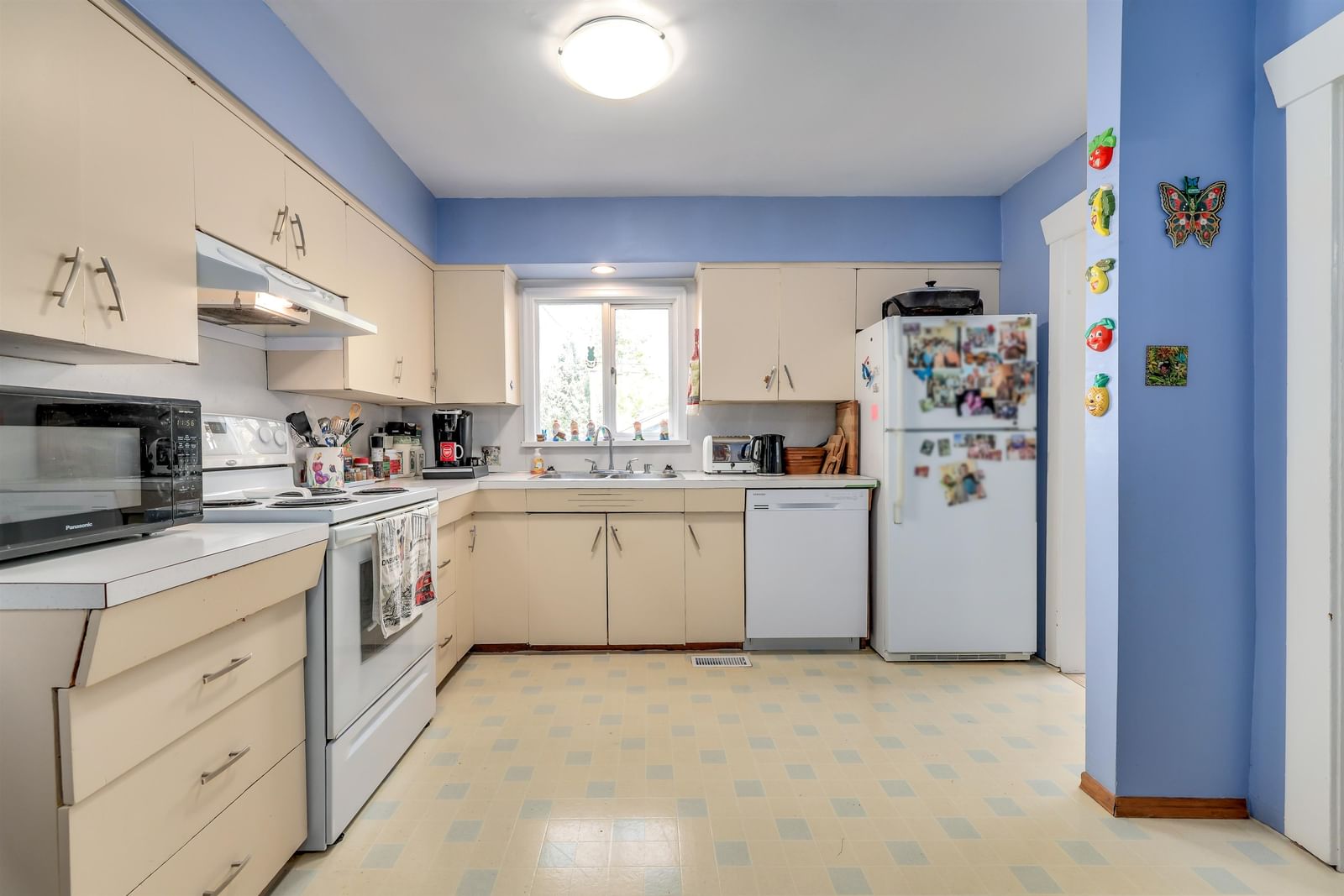 Listing Image 12