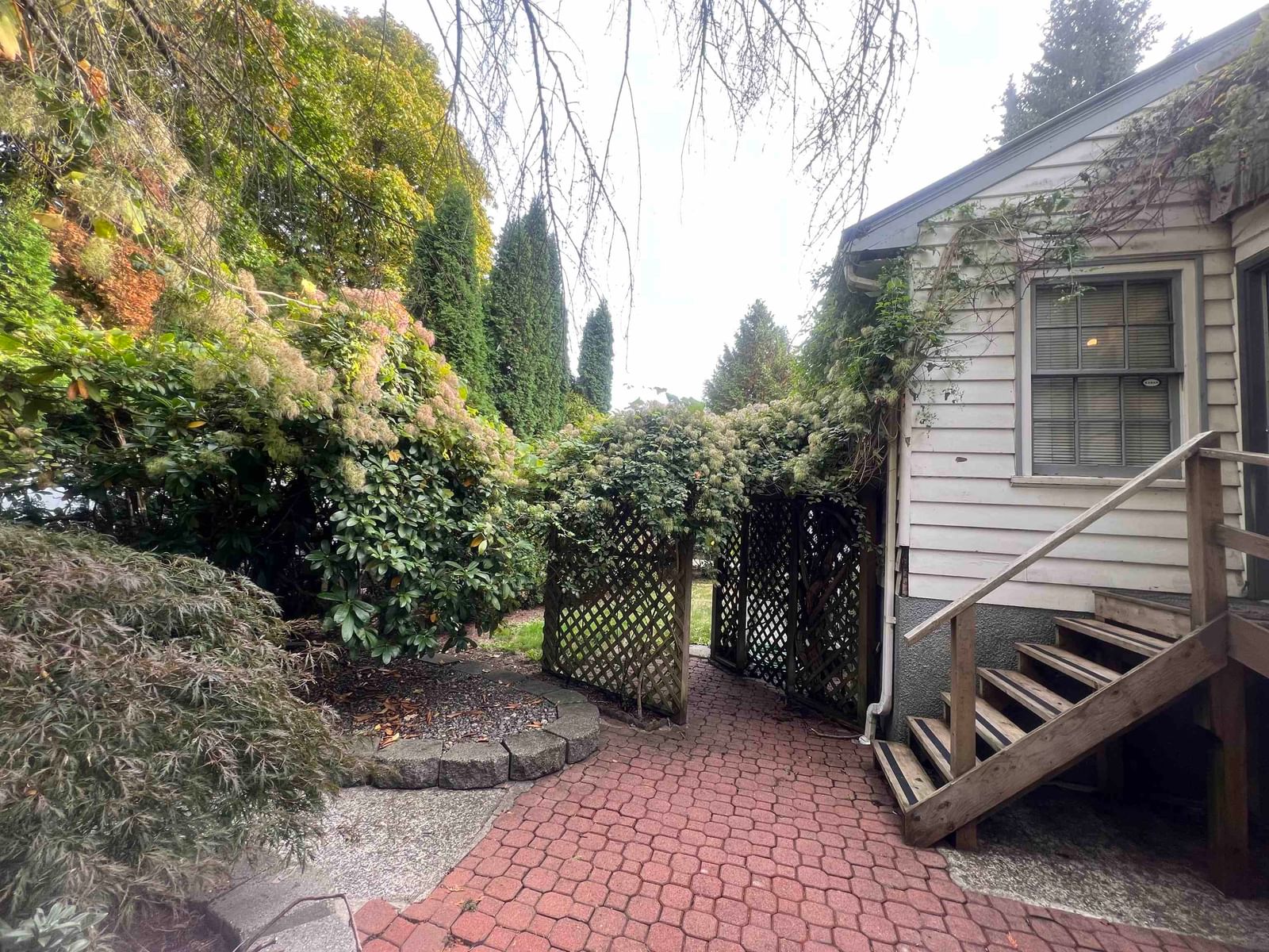 Listing Image 10