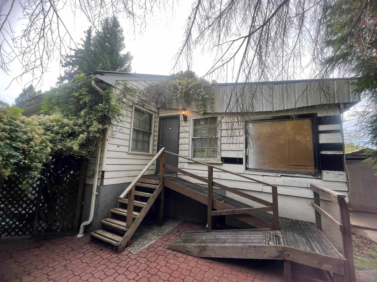 Listing Image 11