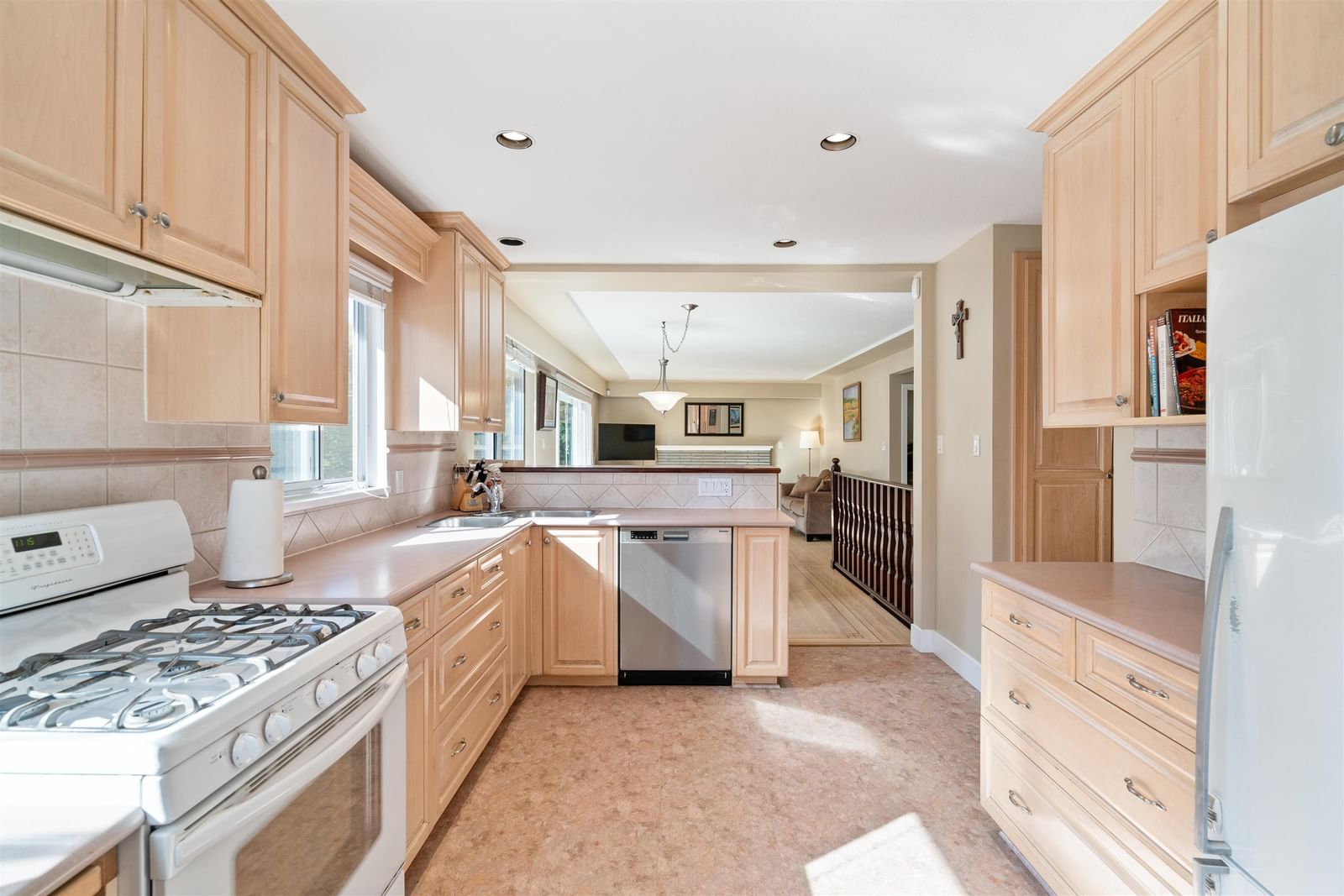 Listing Image 12
