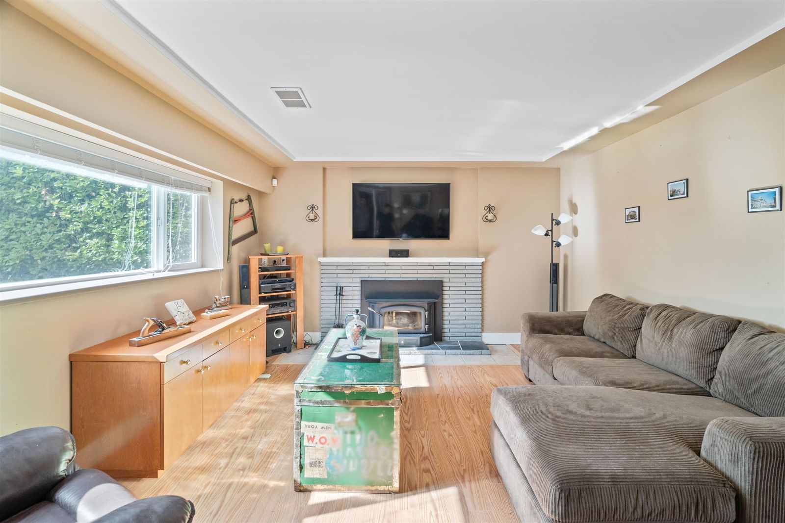 Listing Image 32