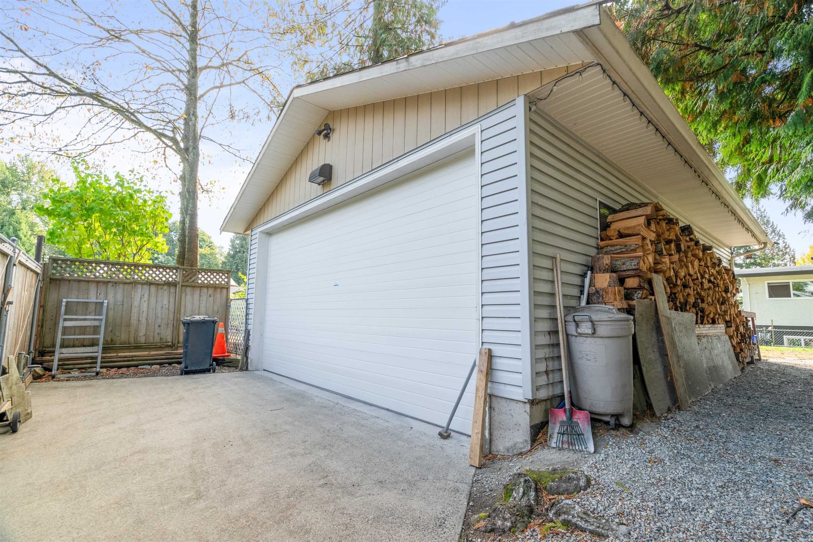 Listing Image 9
