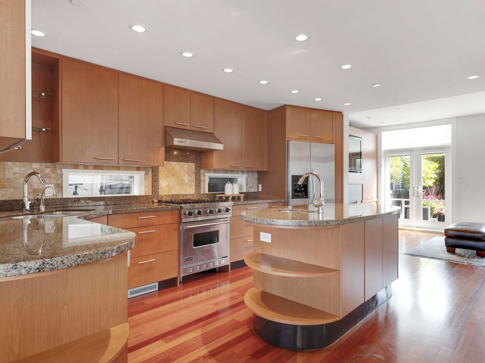 Listing Image 19