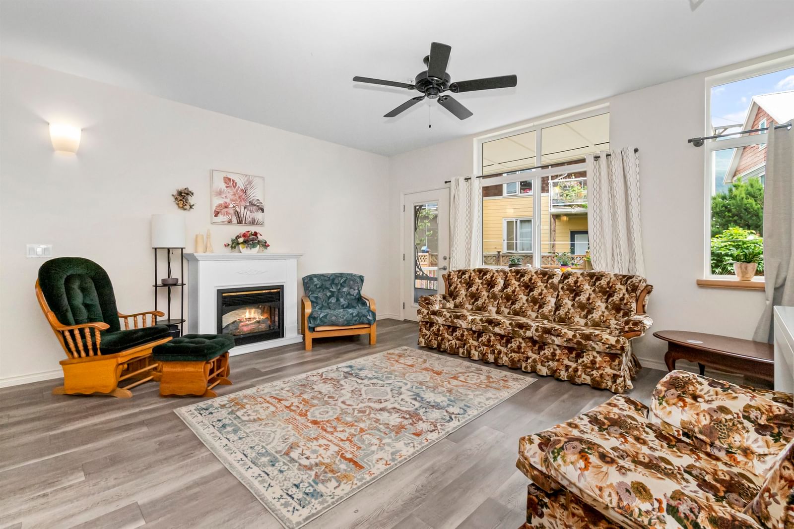 Listing Image 14