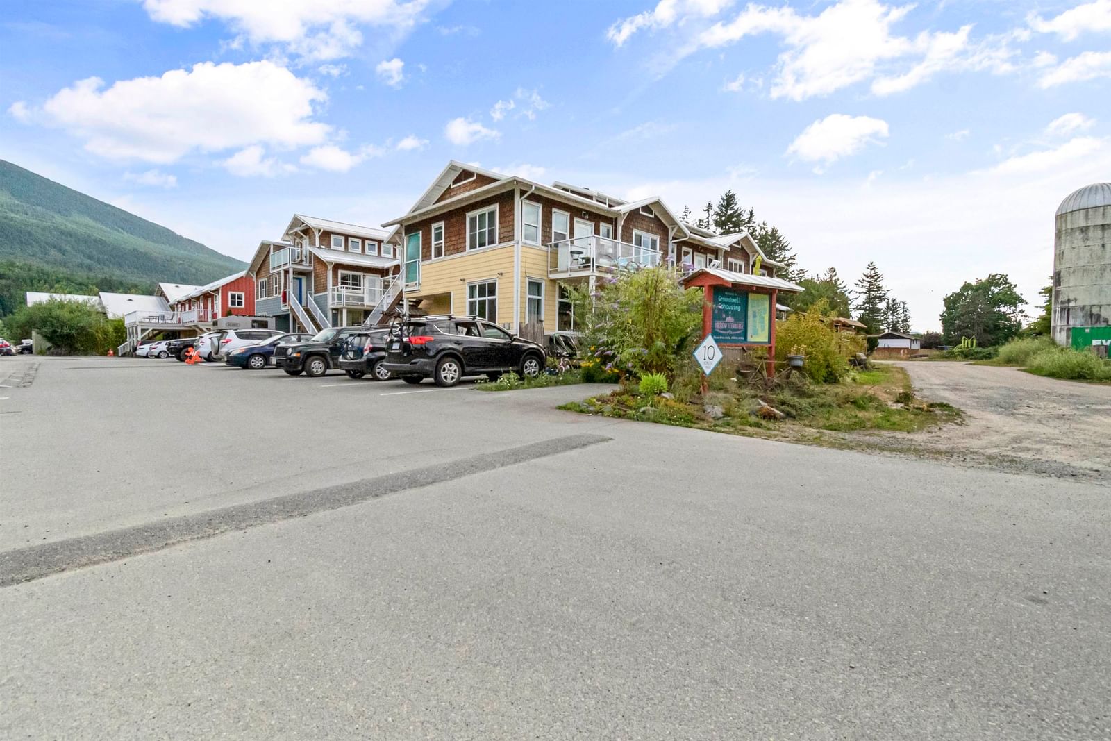 Listing Image 5