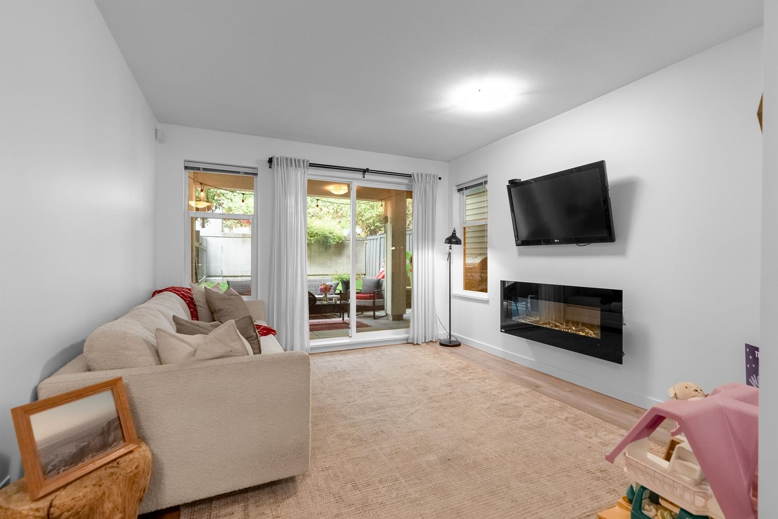 Listing Image 5