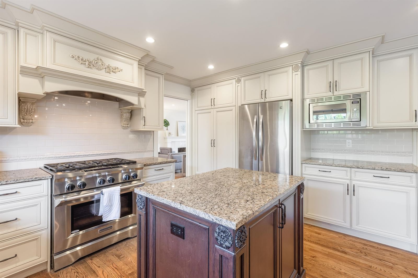 Listing Image 9