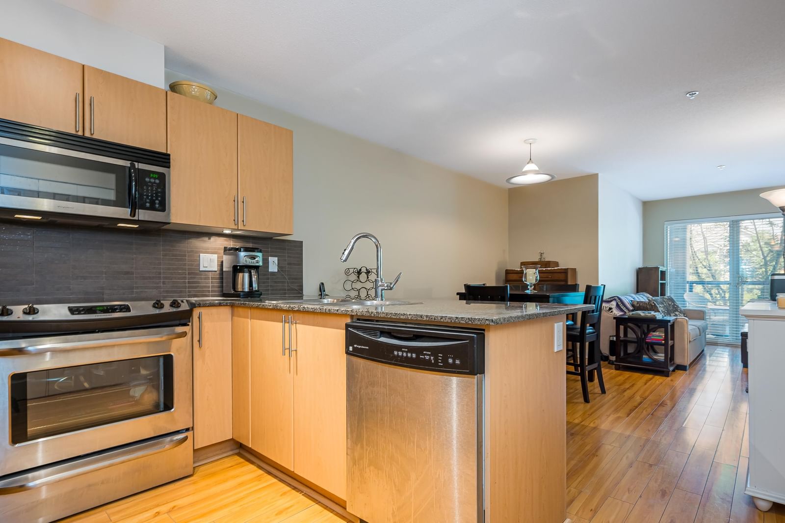 Listing Image 19