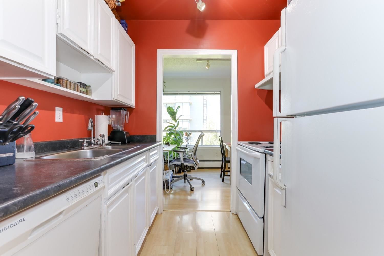 Listing Image 14