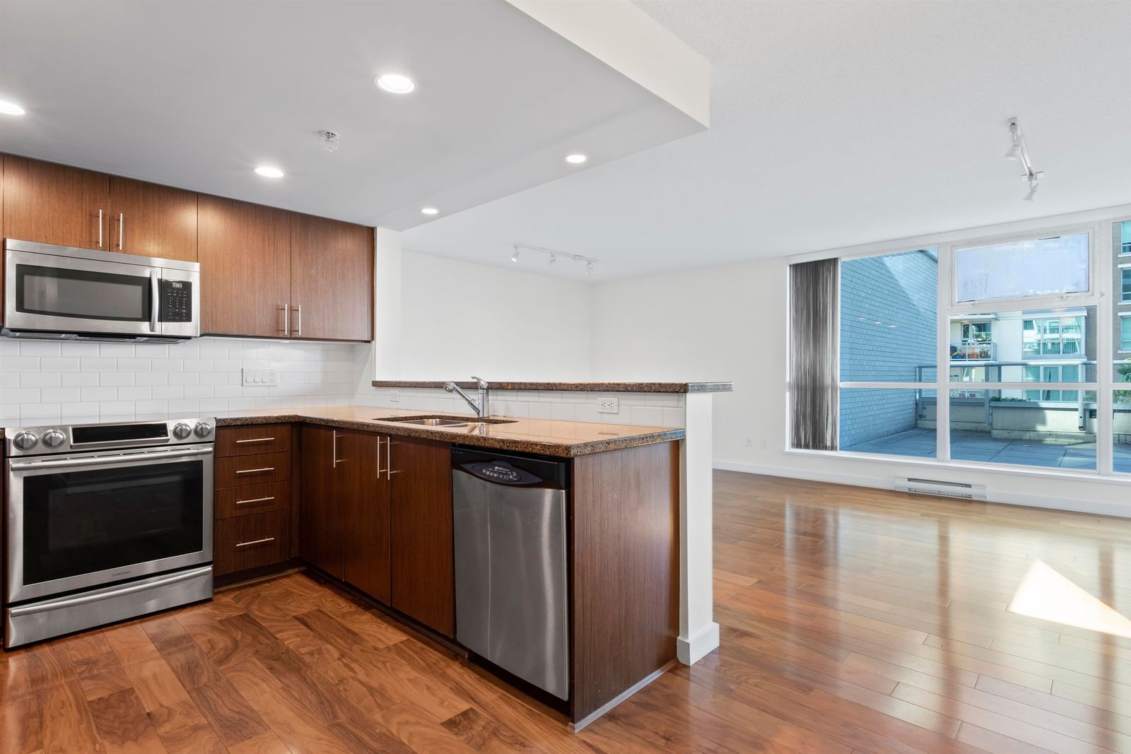 Listing Image 15