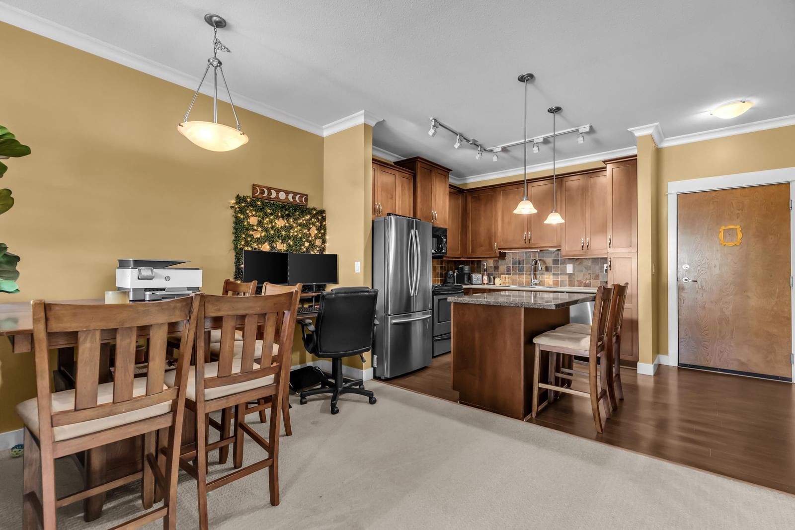 Listing Image 5