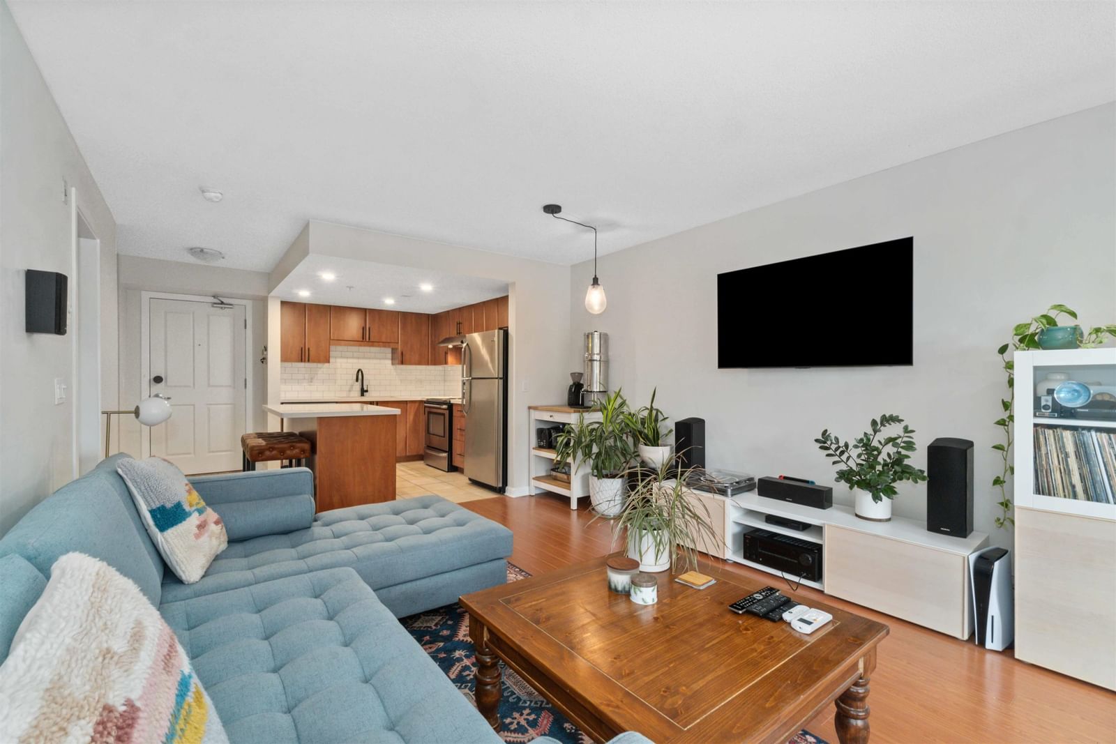 Listing Image 8
