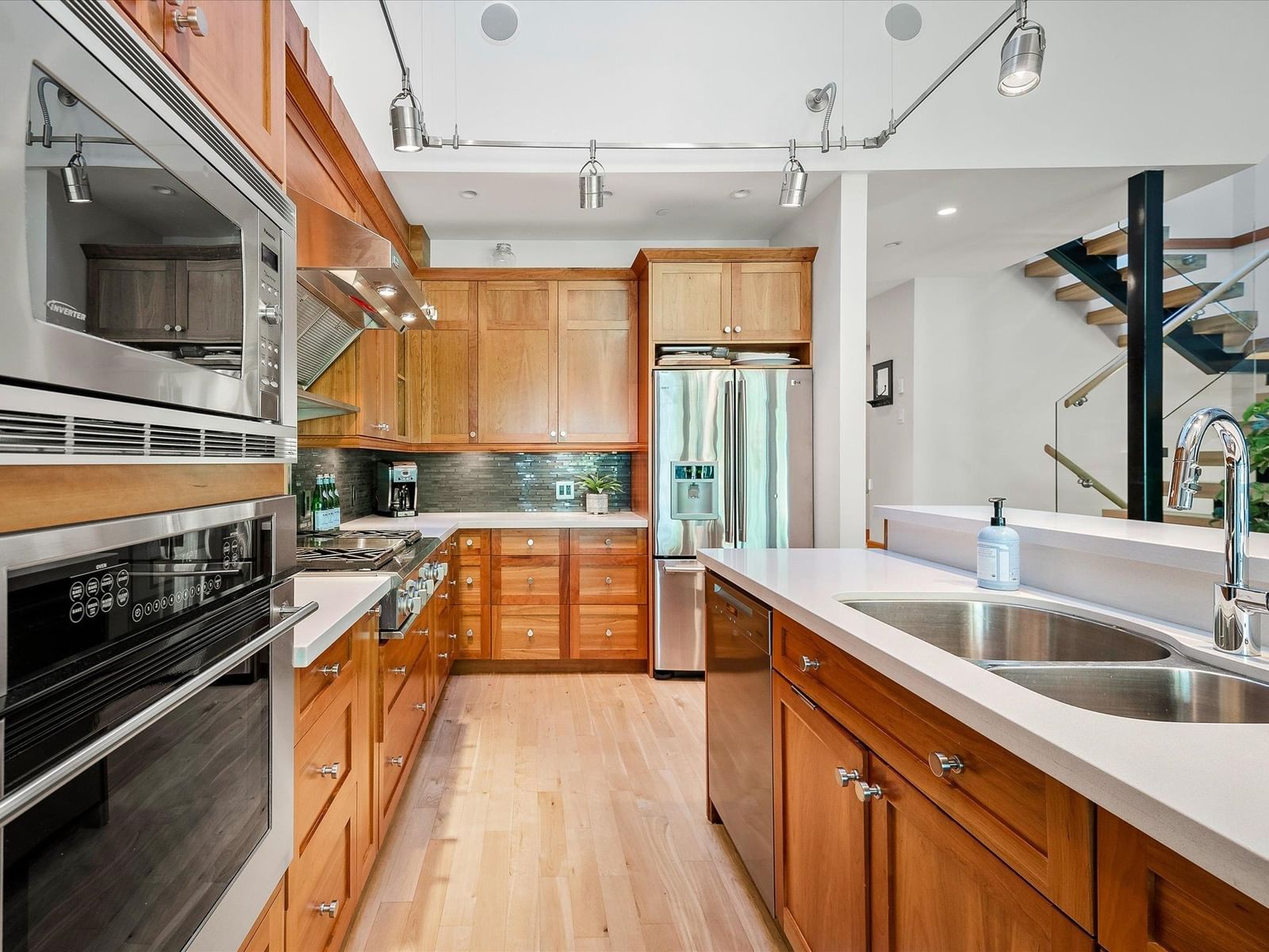 Listing Image 9