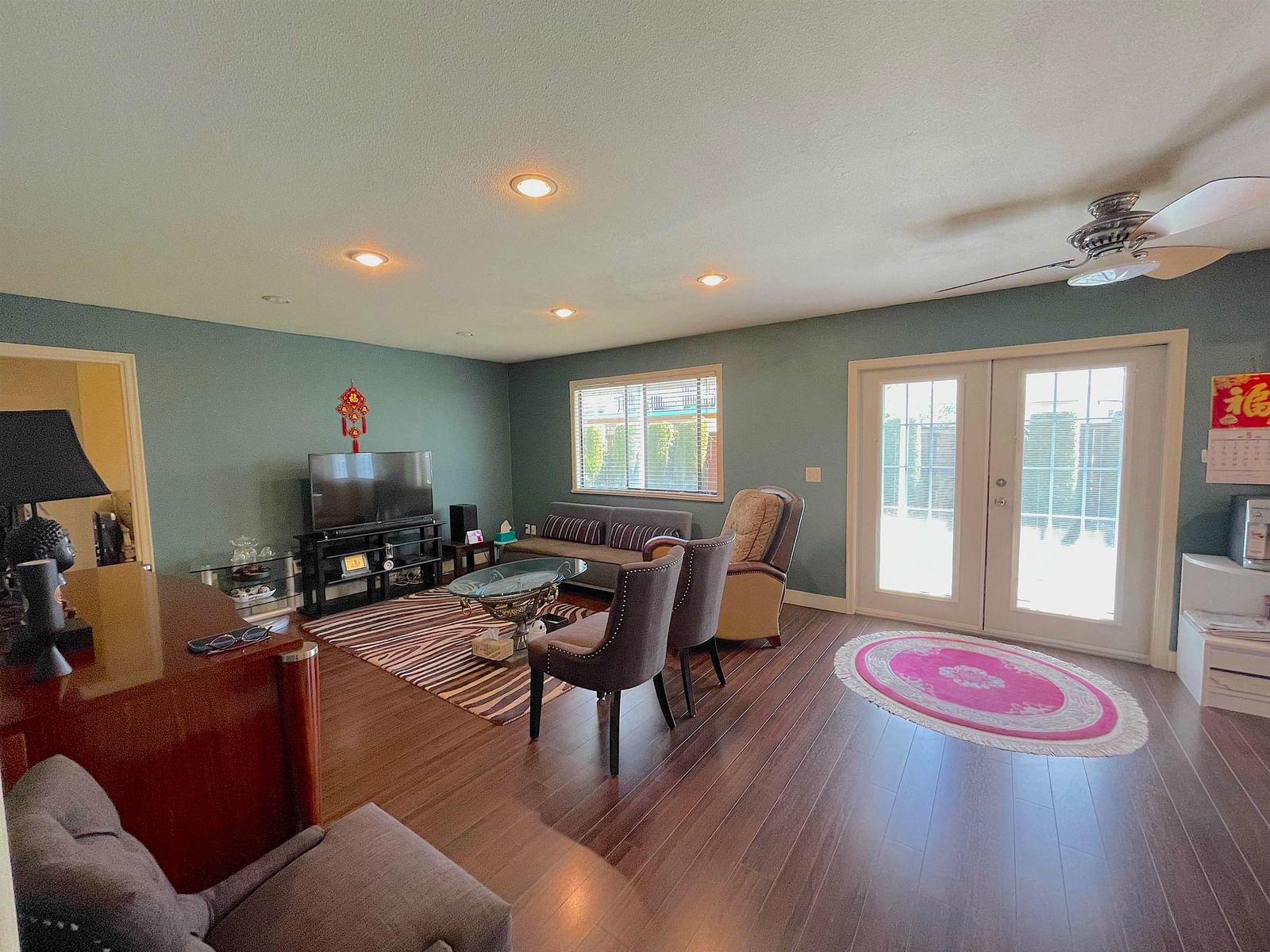 Listing Image 10