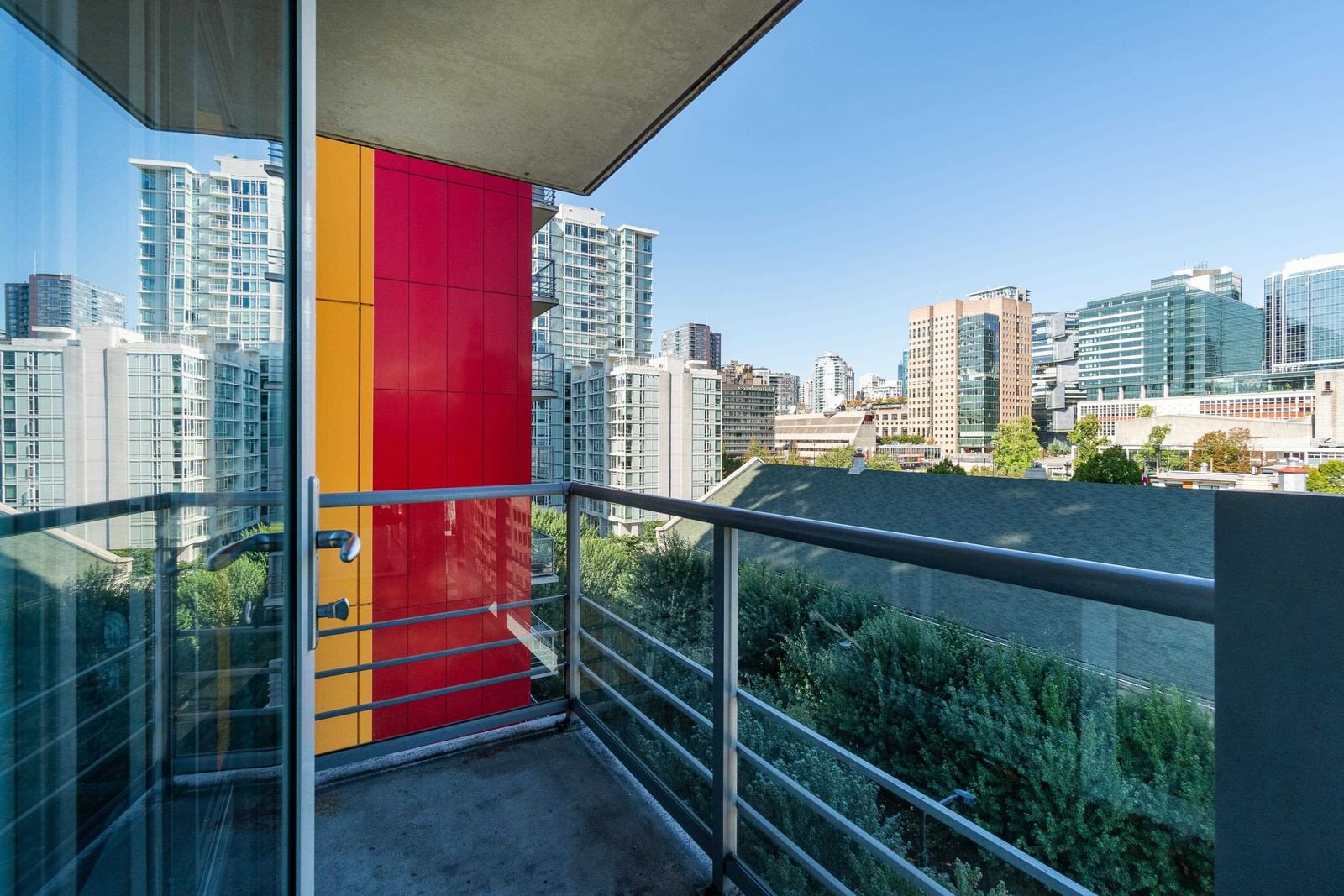 Listing Image 9