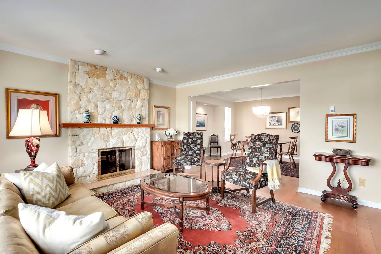 Listing Image 6