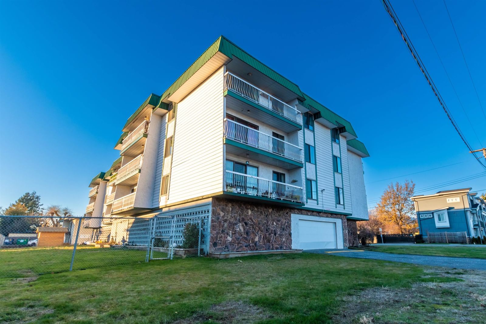 Listing Image 6