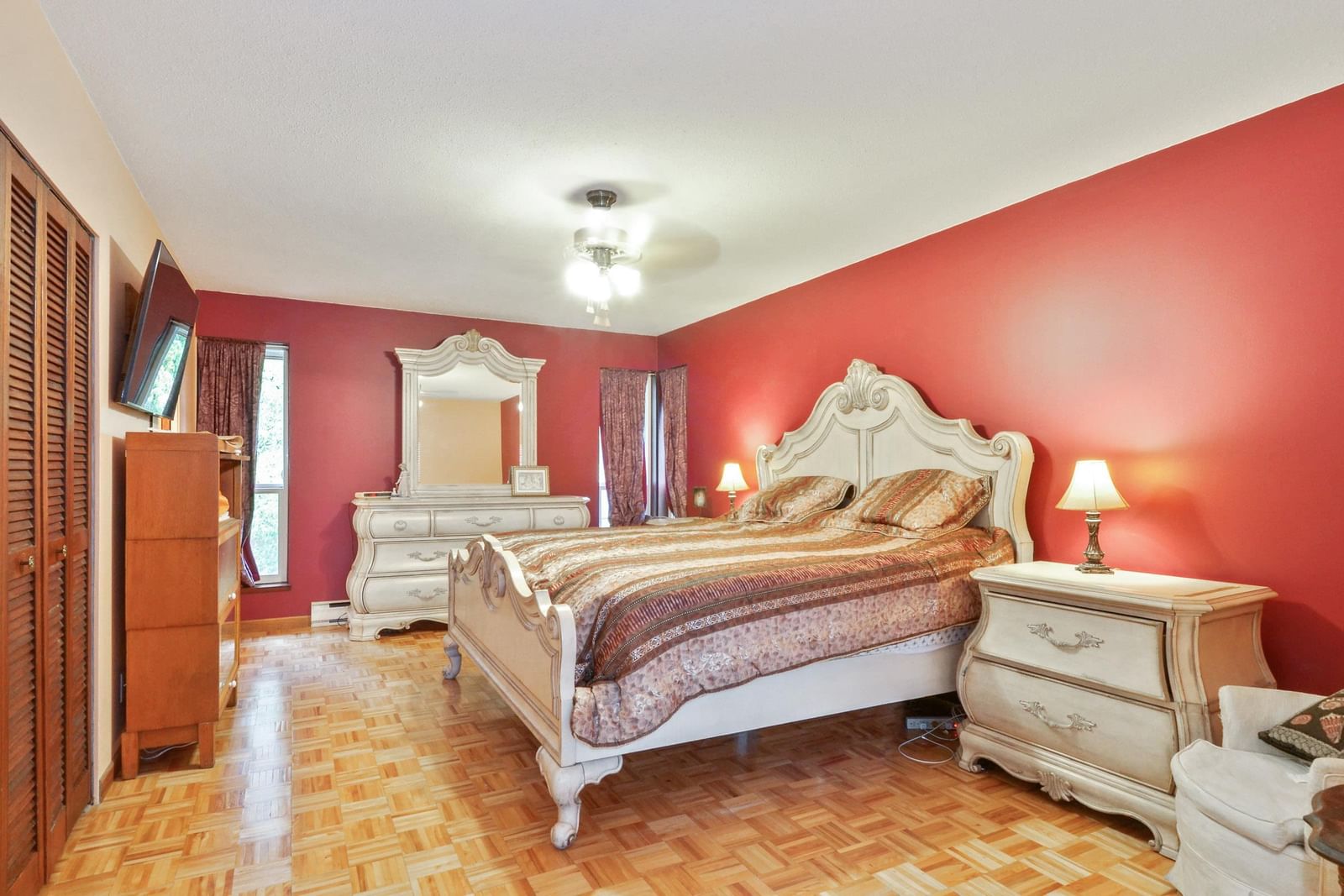 Listing Image 12