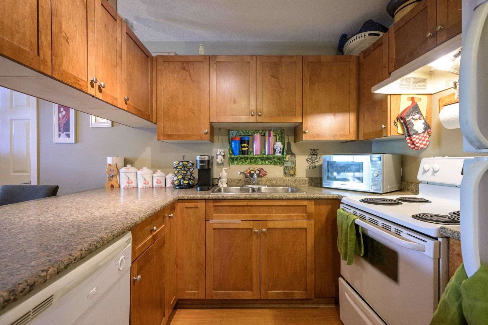 Listing Image 12