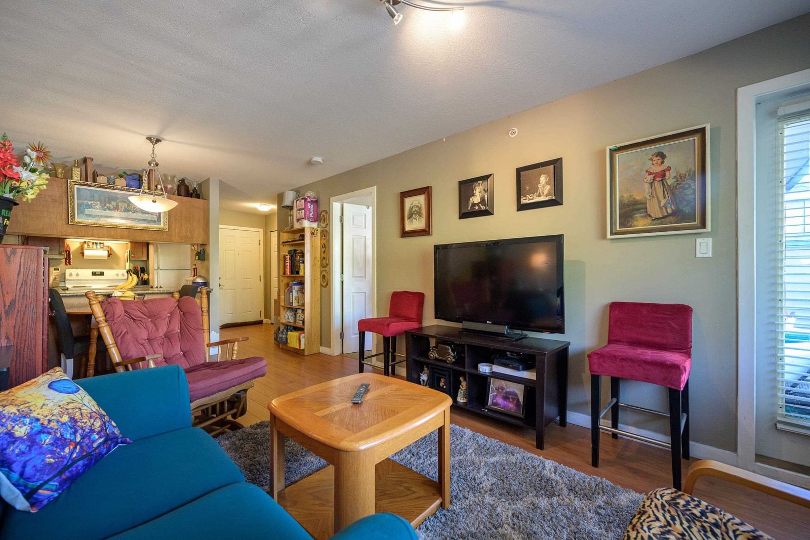 Listing Image 6