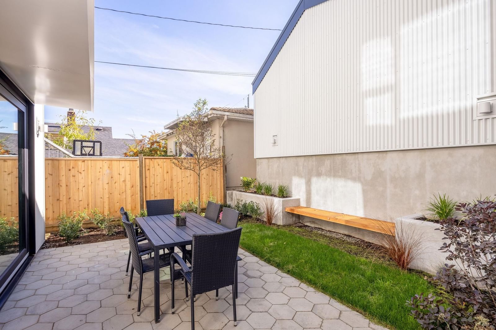 Listing Image 18