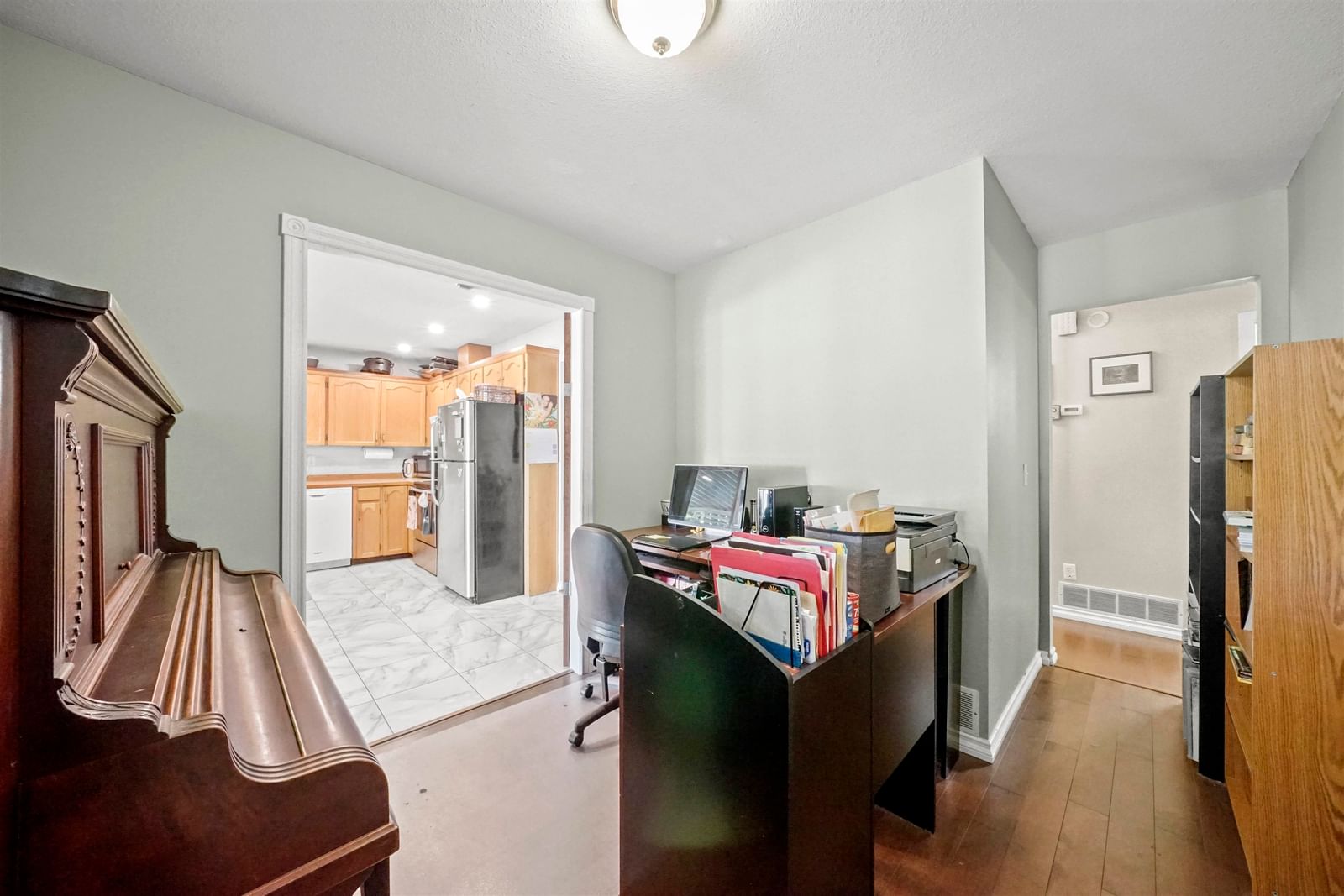 Listing Image 16
