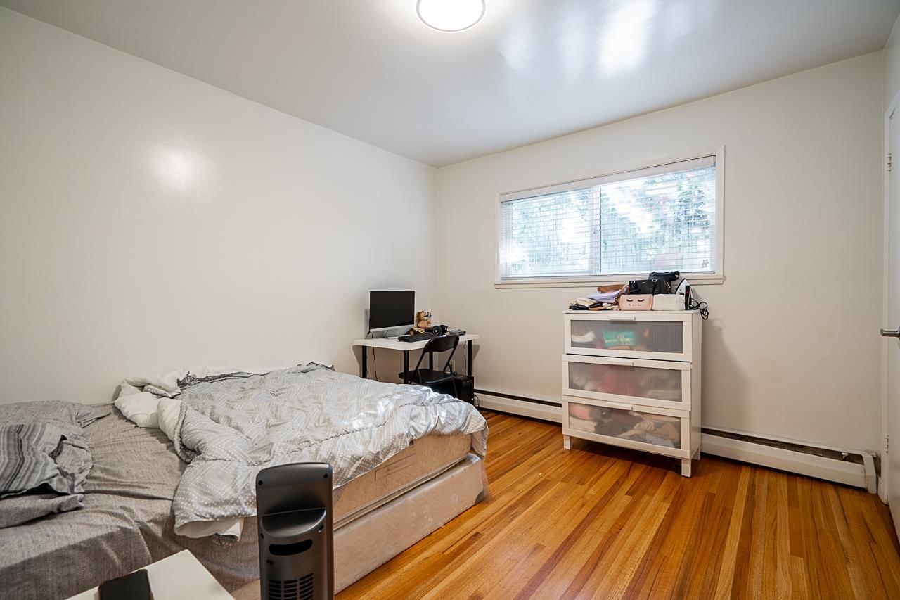 Listing Image 16