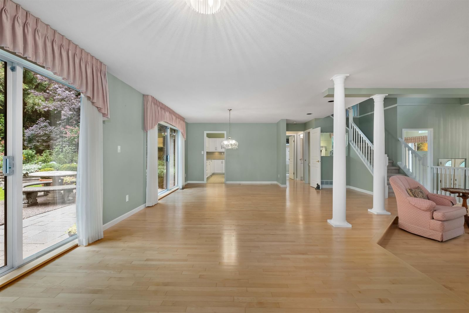 Listing Image 6